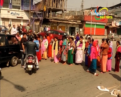 A woman employee of CRED dies on the spot in a Hit and Run incident this morning; agitated people block Singjamei road